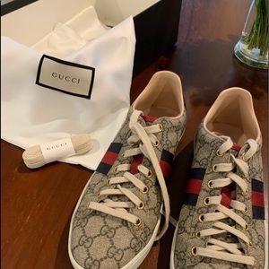 GUCCI Sneakers, excellent condition. Size 7